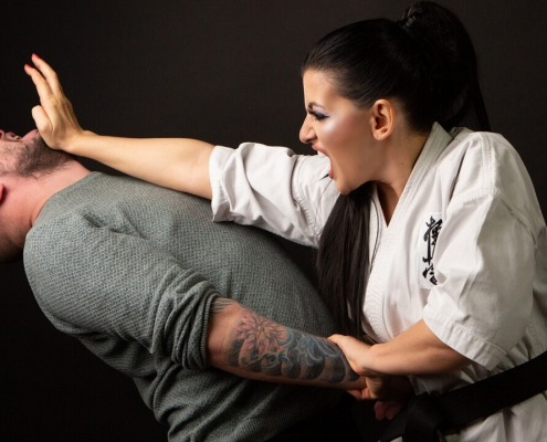 Kadınlara Özel Karate Kursu Bornova