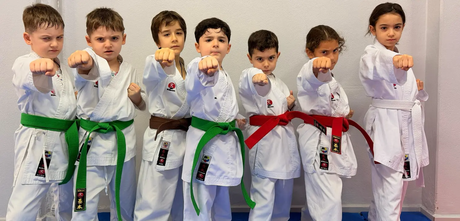 Kerberos Spor İzmir Bornova karate kursu antrenman görüntüsü