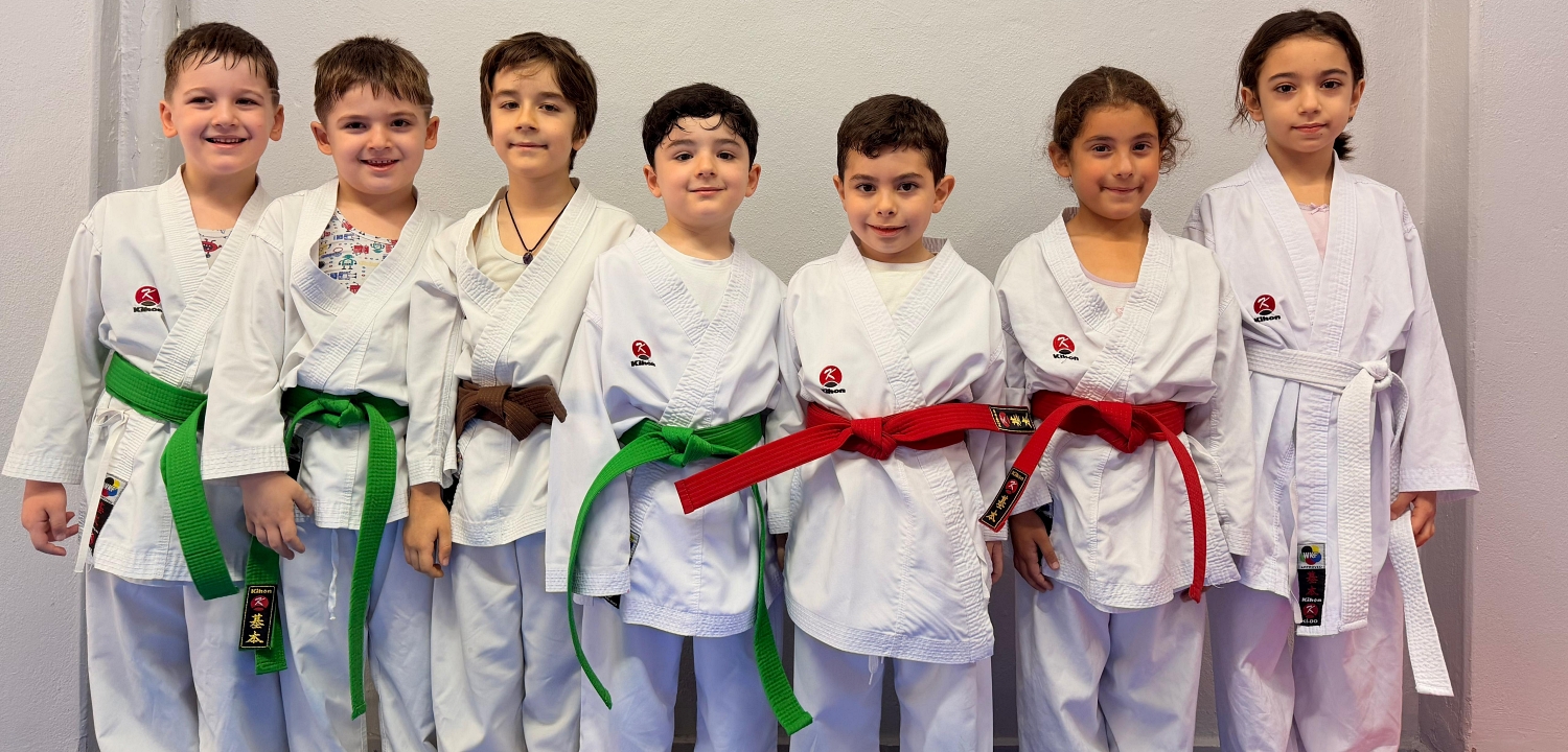 4-6 yaş minik karate kursu öğrencileri Kerberos Spor İzmir Bornova
