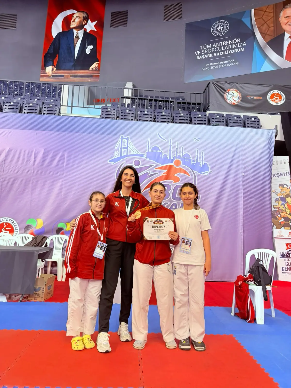 Kerberos Spor Kulübü sporcuları ve Çimen Aydın Balkan Karate Şampiyonası’nda